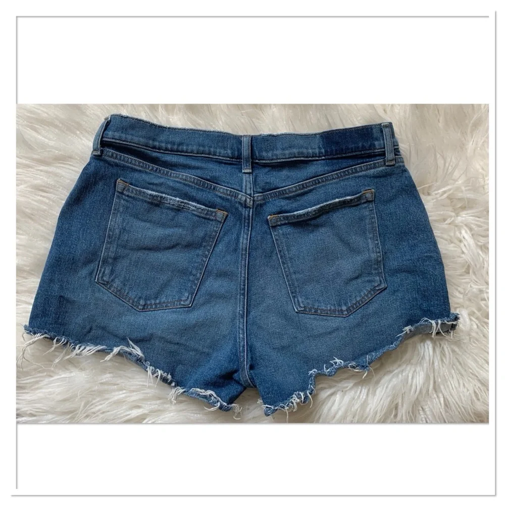Abercrombie & Fitch Mid Rise Mom Short Jean Shorts Raw Hem Blue Size 32